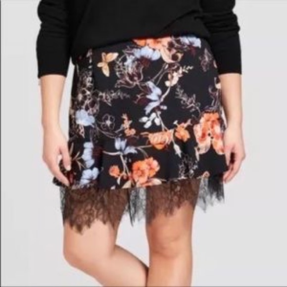 Who What Wear Floral Lace Mini Skirt - Picture 2 of 5
